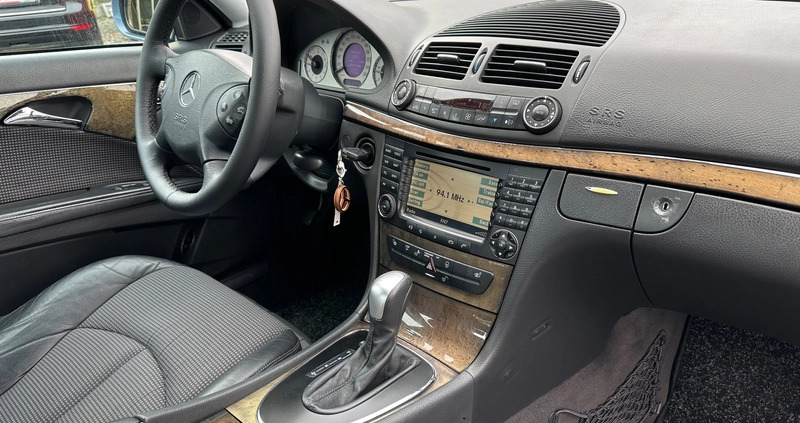 Mercedes-Benz Klasa E cena 29900 przebieg: 295189, rok produkcji 2002 z Elbląg małe 667